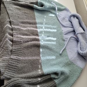 SO slouchy v-neck, soft/plush hoodie. Size XXL.